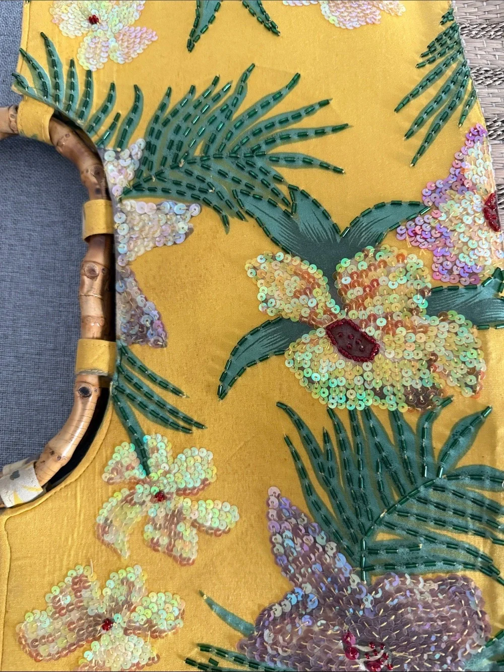 Yellow vintage Floral Bamboo-Handle Tote Bag - Picture 11 of 16
